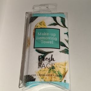 NIB Make-Up Removing Towel